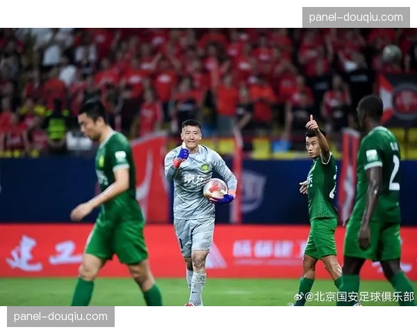 北京国安主帅谈球队困境：伤病与罚分双重压力下的调整